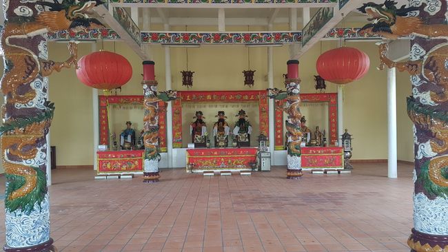 And another Chinese temple.