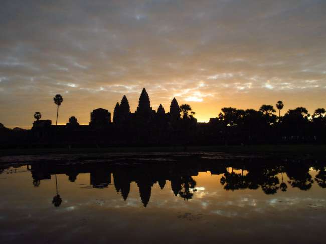 Sonnenaufgang bei Angkor Wat I