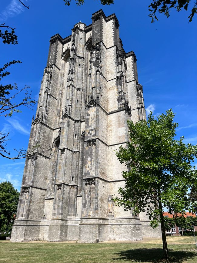 Sint Lievens monster tower