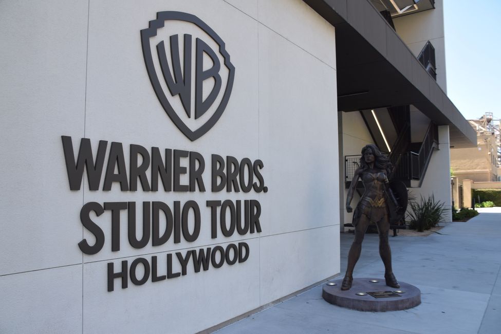 22.08. Warner Bros. ስቱዲዮ ጉብኝት