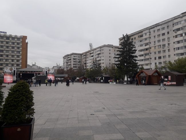 Bulevardul Unirii on the main square