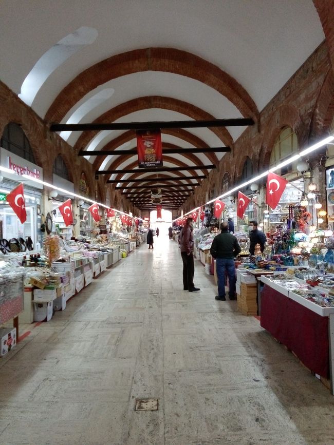 Bazaar under Selimiye Mosque