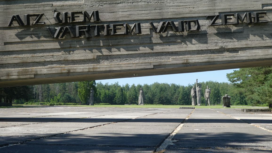 Eingang zum Salaspils Memorial