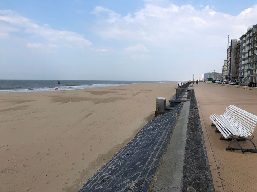 Wide sandy beaches in Ostend