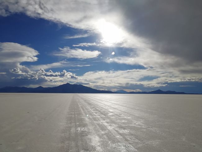 "Straße" in der Salzwüste