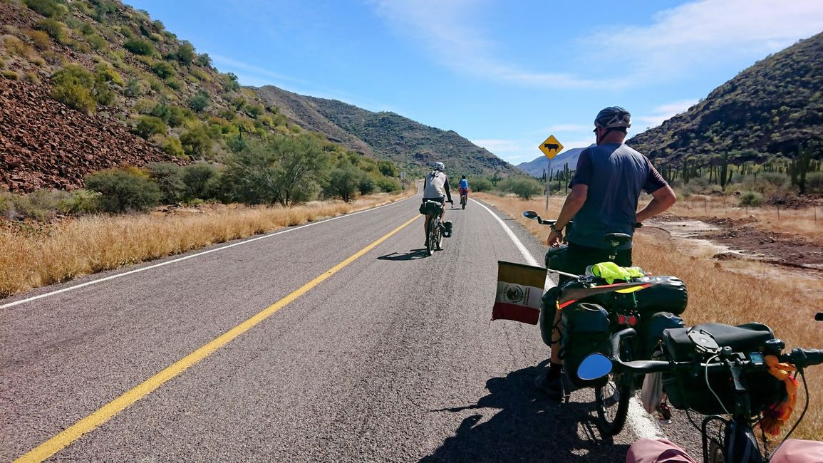 Cyclists from the Baja Devide