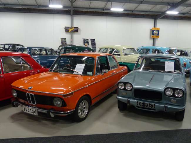 BMW 2002 in 70s orange - great