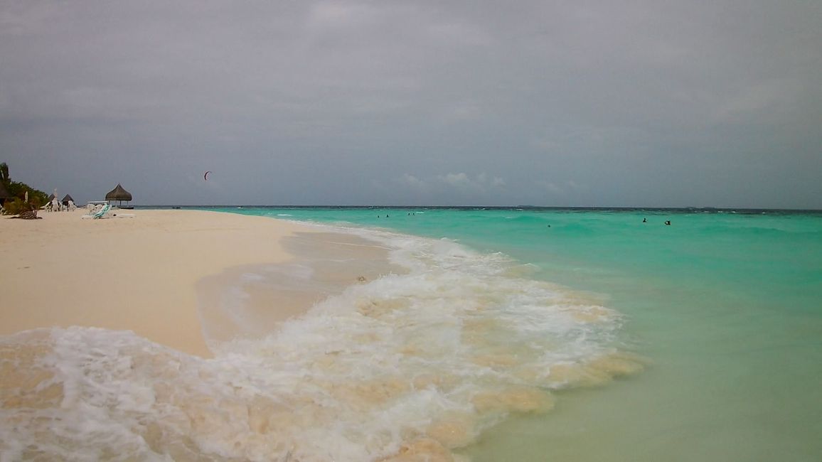 Malediven Tag 13 - "Nein Mama, da kommt keine Welle..."