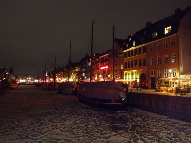The Nyhavn at night