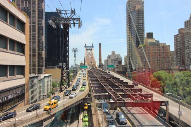 Roosevelt Island Tram mit einem atemberaubenden Blick von über 70m über dem East River...
