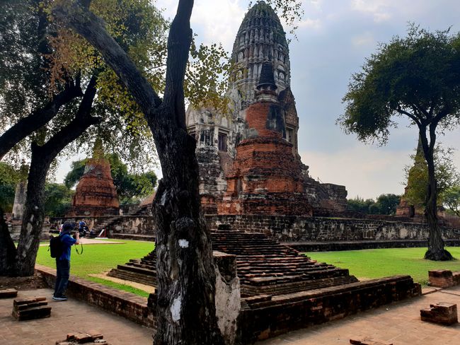 Ayutthaya - beautiful ancient temple city