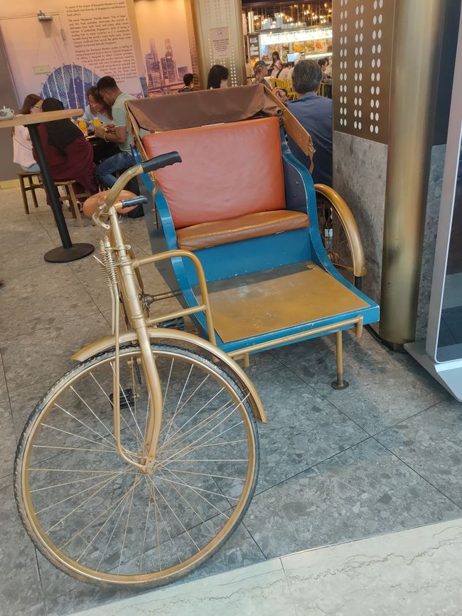 Seating in a food court