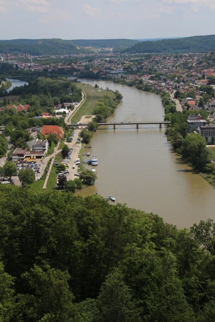Blick auf die Donau und auf Kelheim