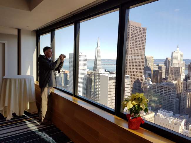 Dari lantai 36 hotel kami, Anda dapat menikmati pemandangan San Francisco yang fantastis