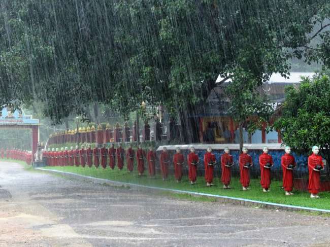 MYANMAR ...Singin' in the Rain!