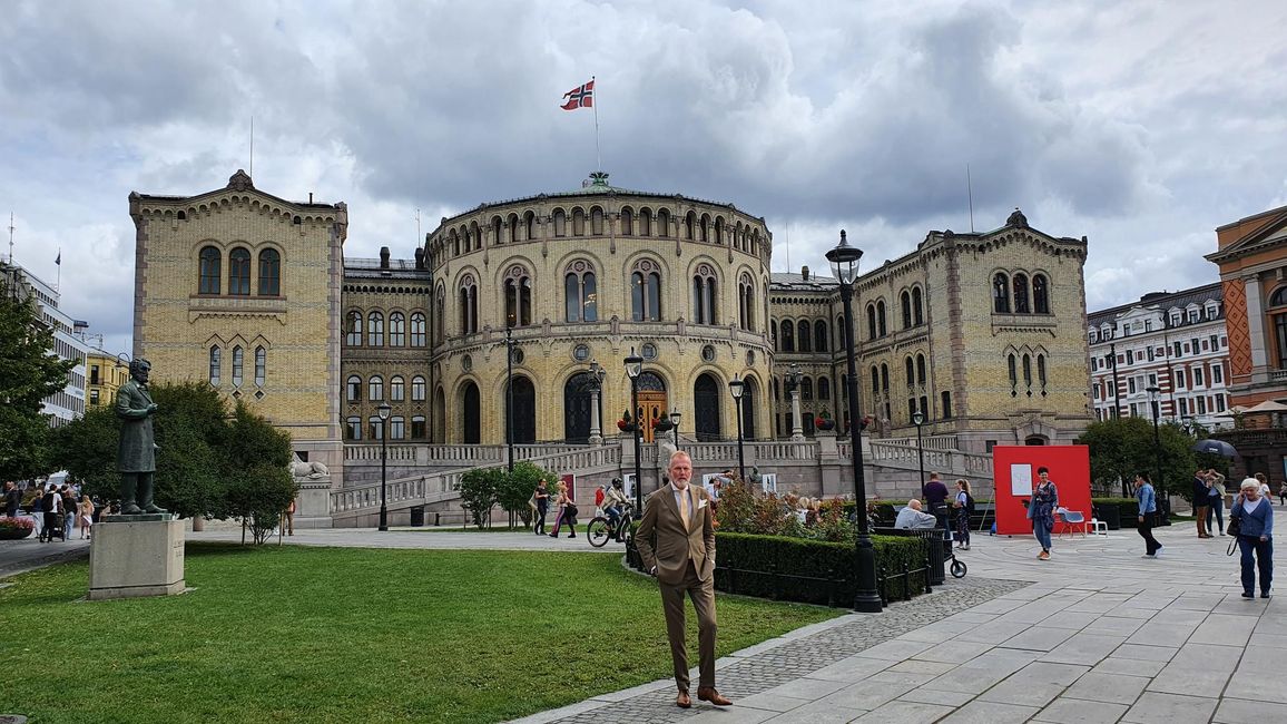 Oslo Gentleman vor dem Parlament