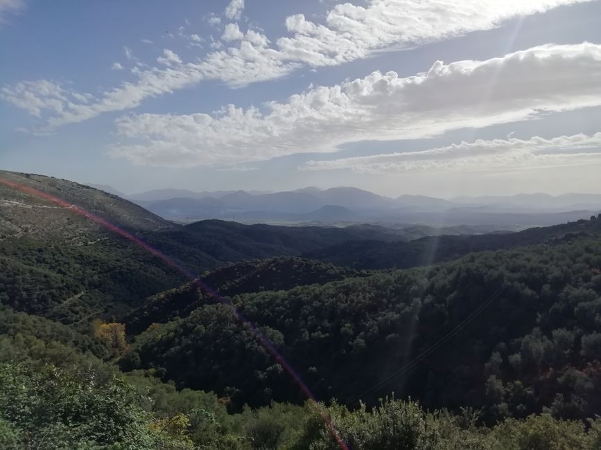 Die letzten kleinen Berge Albaniens