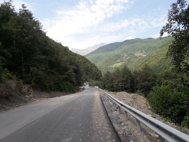 the road to Lentekhi