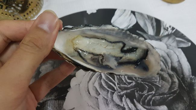 In the evening, I got to try oyster. Not my thing. 