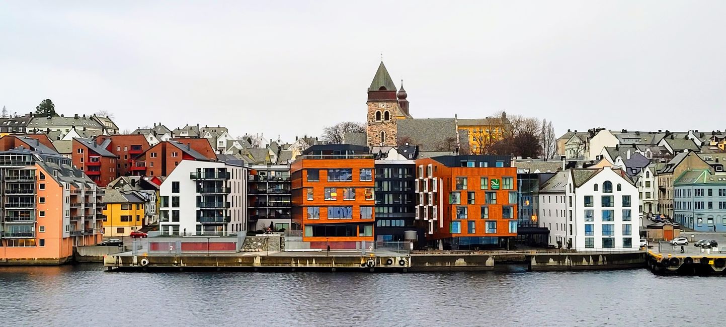 Hurtigruten Otto Sverdrup
Hamburg-Nordkap-Hamburg
14 de enero de 2022