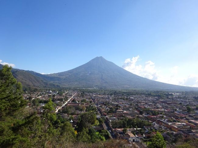Aussicht vom Cerro de la Cruz auf den Volcan Agua