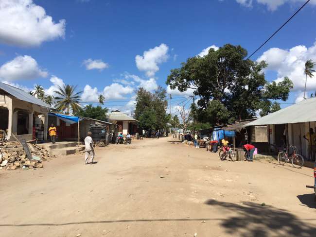 Construction of a kindergarten in Tanzania: Part 2