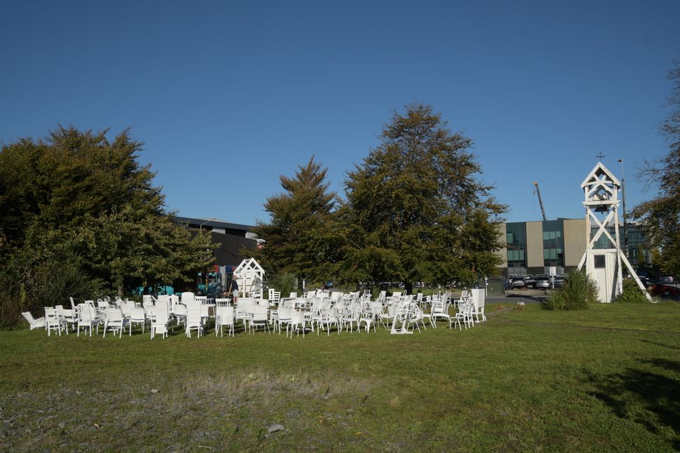 Christchurch - "185 Empty Chairs" (Erinnerung an die Toten des Erdbebens 2011)