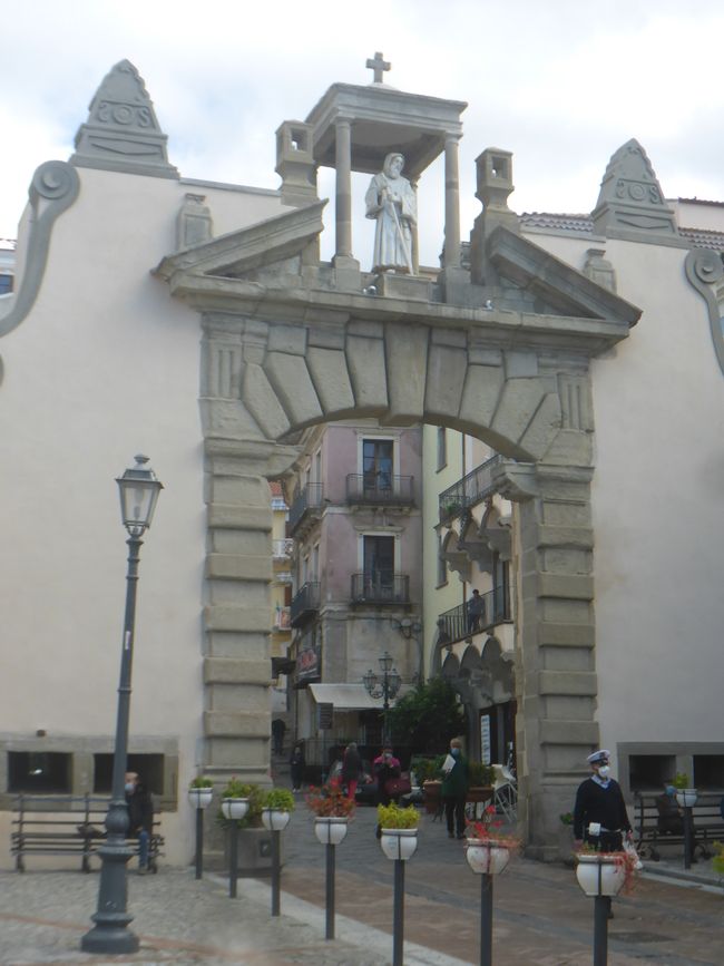 Durchs Tor in die Altstadt 