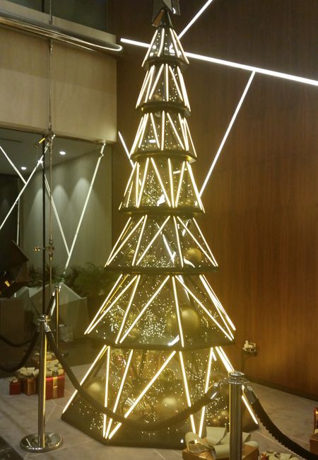 Weihnachtsbaum in der Lobby :) 