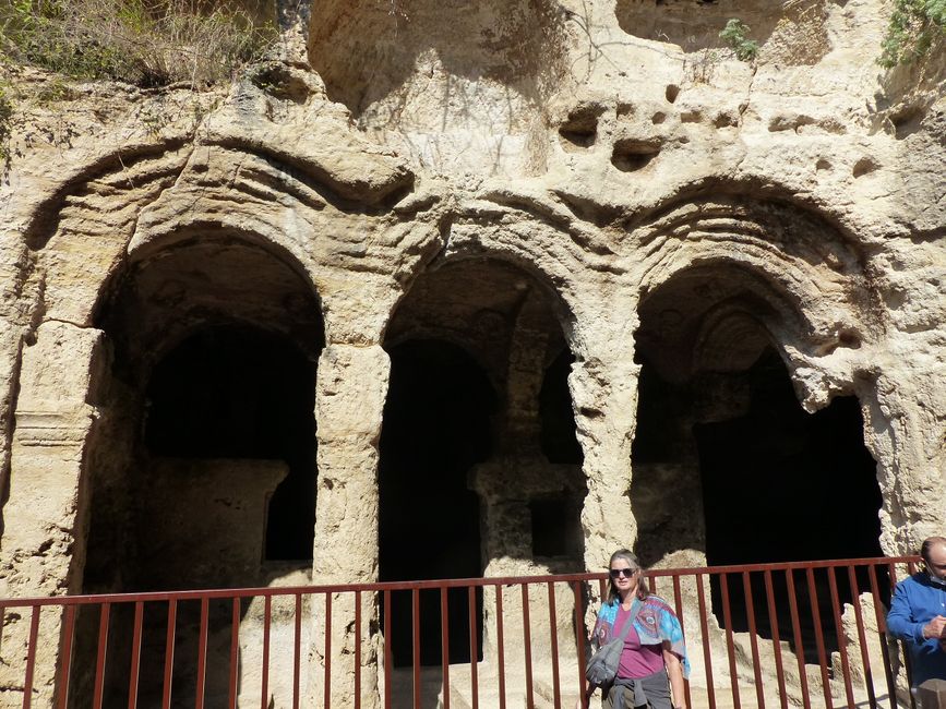 Túnel de Vespasiano/Tito y las tumbas