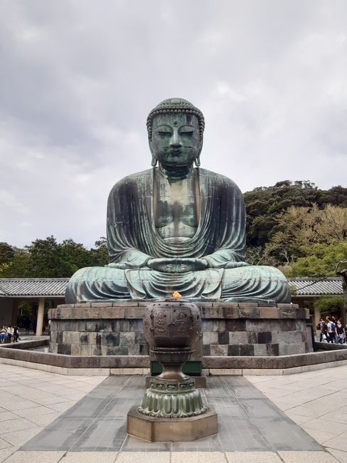 der große Buddha ... strahlt eine richtige Ruhe aus