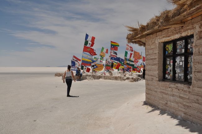 Mit Flaggen, hier startete vor einigen Jahren die Dakar-Rallye