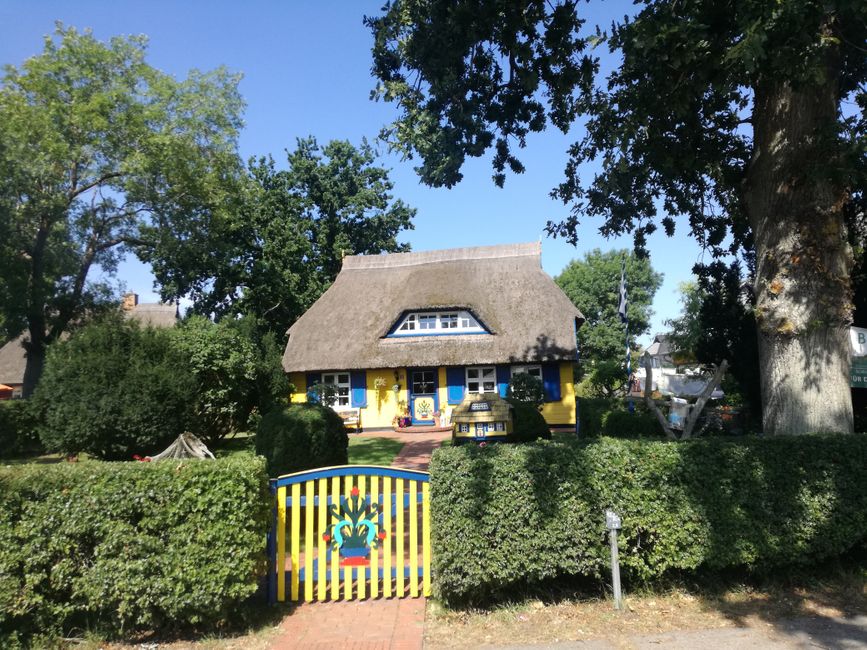 Ein schönes, farbenfrohes Haus