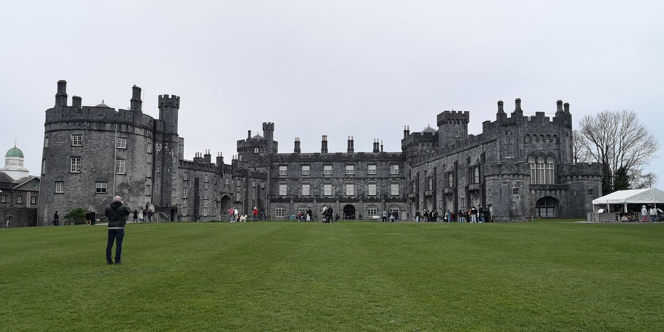 Kilkenny Castle during the day