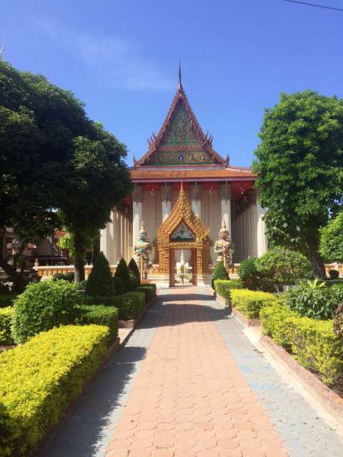Einer der kleinen Tempel beim Wat Bang Phra