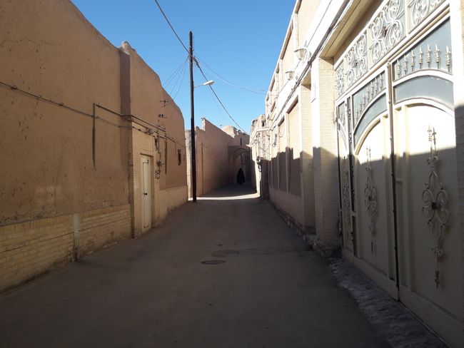 Narrow alley III