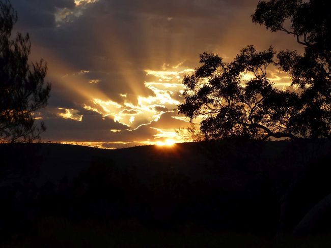 Day 18: Karijini National Park (Dales Rim Walk, Circular Pool, Dales Gorge, Fortescue Falls)