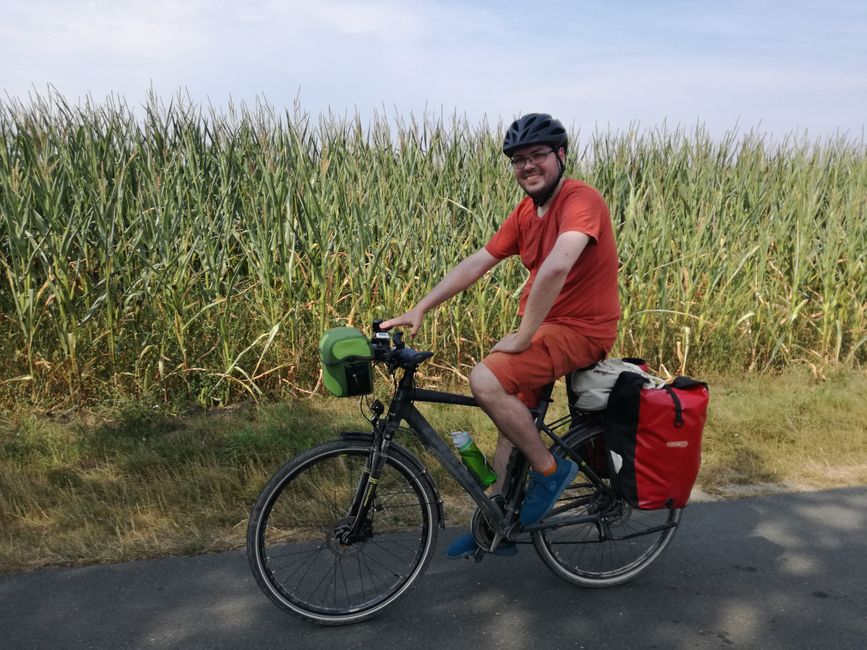 Jörg radelt durch die Felder
