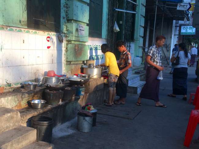 Wort wörtlich: Strassenküche in Yangon