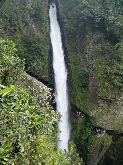 Baños, a place to swing