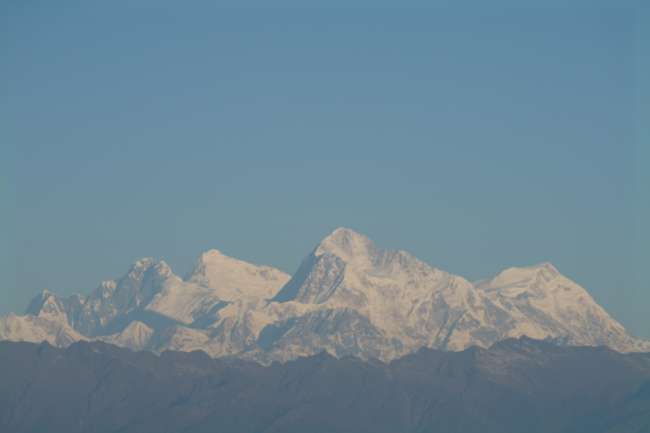 Mount Everest  (Mitte- links weiß) 