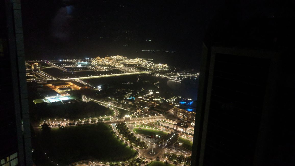 Emirates Tower - Blick auf Abu Dhabi