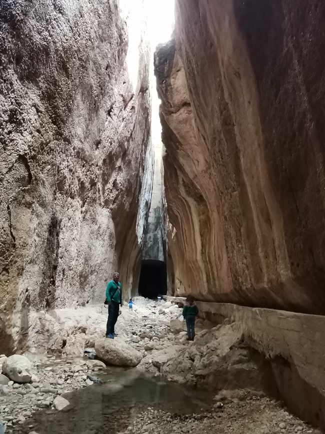 Túnel de Vespasiano/Tito y las tumbas