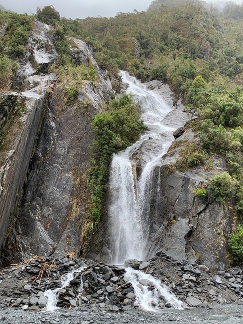 Wasserfall in der Nähe des FJSG