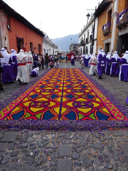 Guatemala: Semana Santa (Antigua Teil 2 & Pacaya)