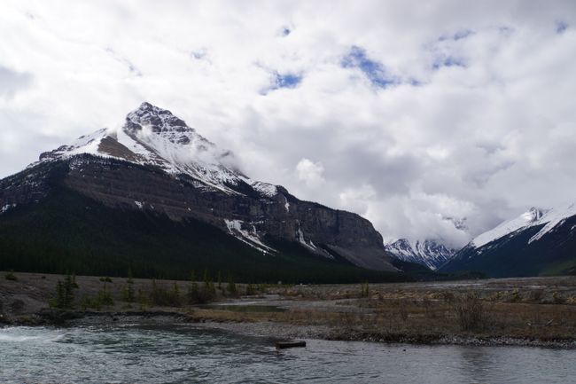 The Icefields Parkway to the Athabasca Glacier