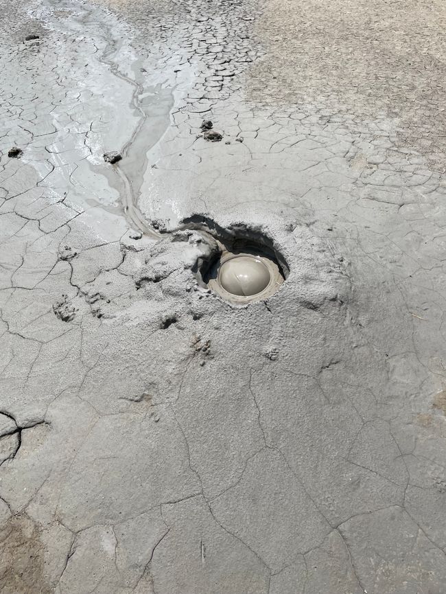 Mud volcanoes and thunderstorms