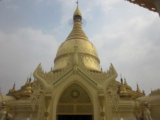 Pagoda below the Shwedagon