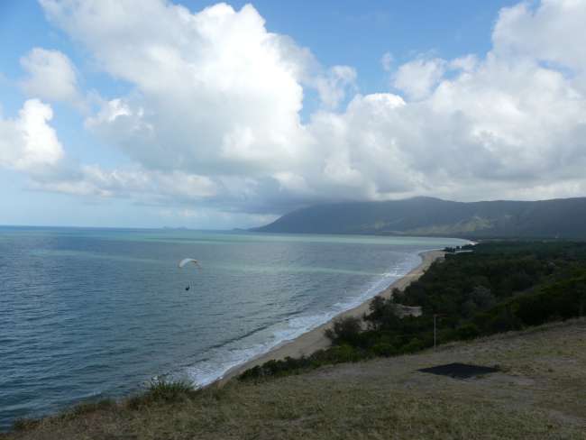 Toller Lookout mit Paraglider auf dem Rückweg nach Cairns
