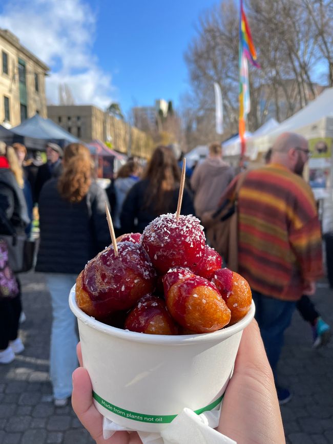 Super delicious sweet balls from the market 👌🏼